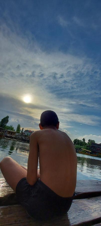 Green View Group Of Houseboats Srīnagar Oda fotoğraf