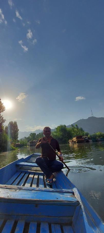 Green View Group Of Houseboats Srīnagar Dış mekan fotoğraf